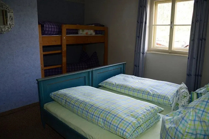 Room 15 of 19