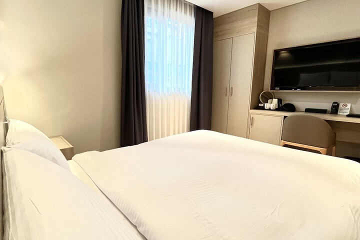 Room 30 of 144