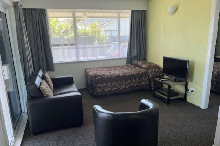 Room 11 of 49
