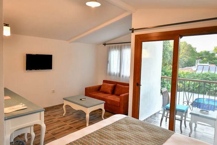 Room 42 of 90
