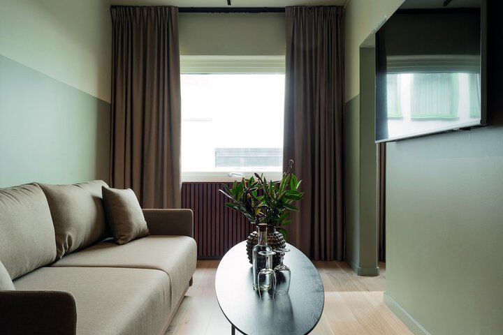 Room 62 of 105
