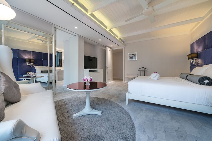 Room 12 of 70