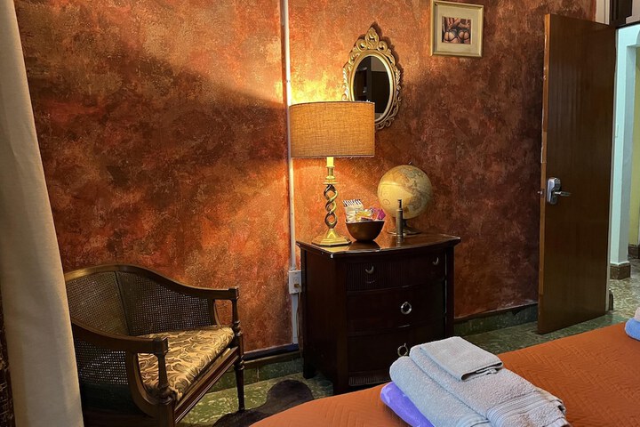 Room 21 of 98