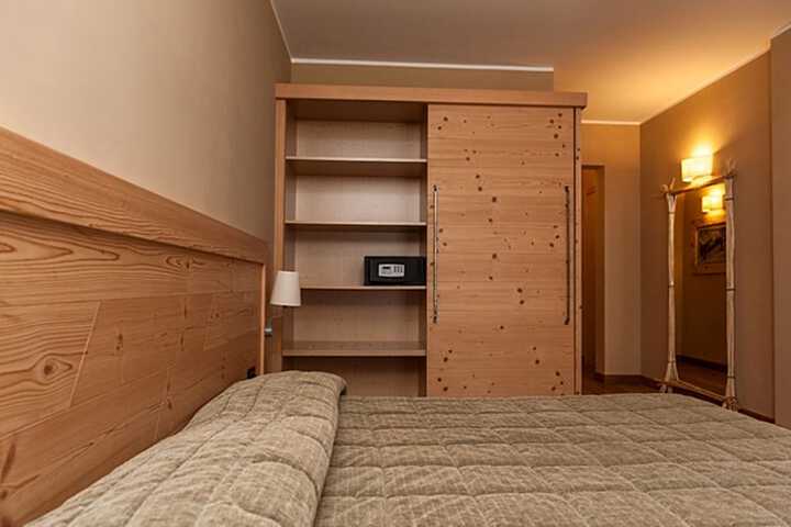 Room 8 of 24