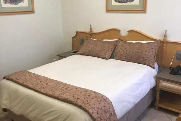 Room 6 of 17