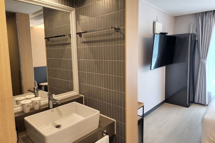 Room 41 of 219