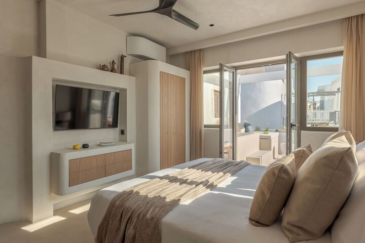 Room 10 of 19
