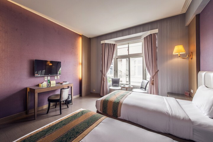 Room 4 of 36