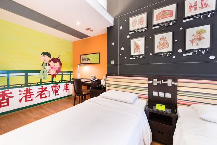 Room 52 of 107