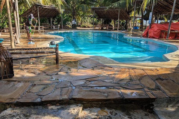 Pool 76 of 161