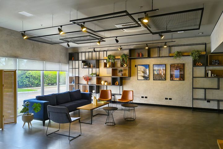Entrance & Lobby