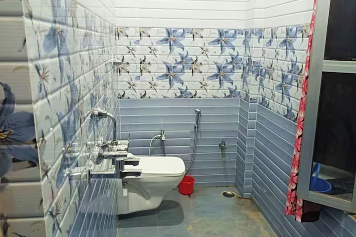 Room 11 of 12