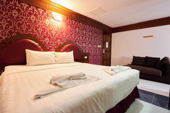 Room 55 of 136