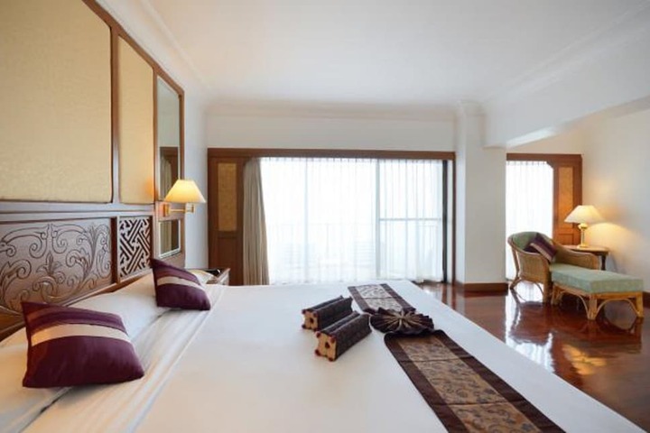 Room 64 of 73
