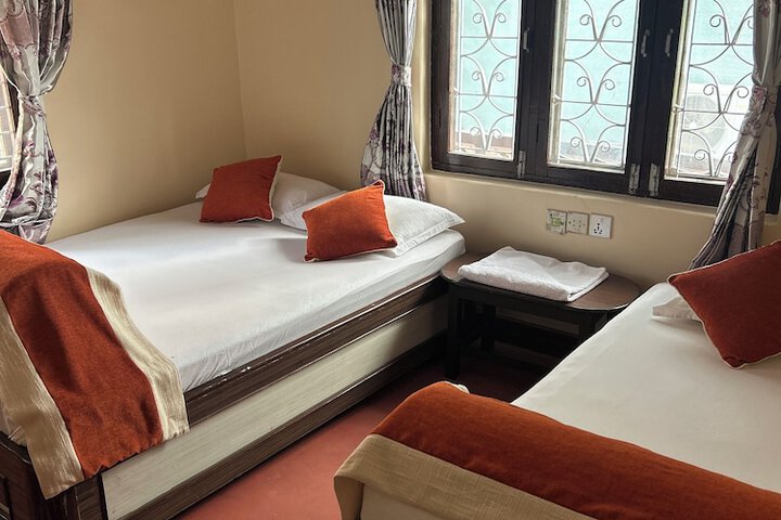 Room 16 of 38