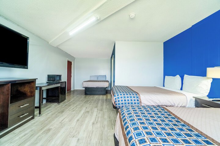Room 43 of 76