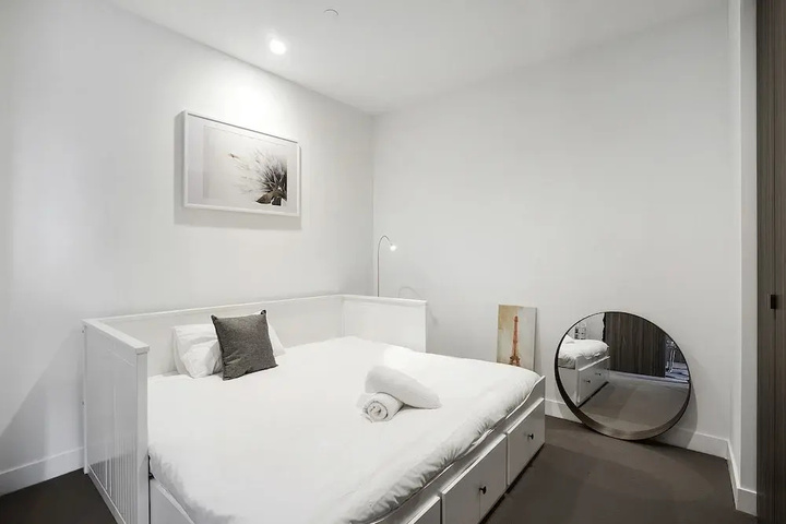 Room 2 of 11