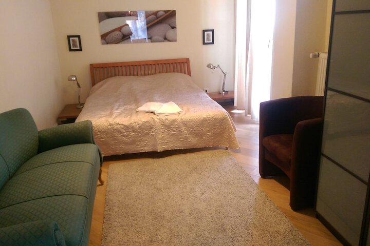 Room 9 of 78
