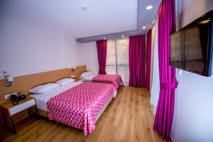 Room 11 of 20