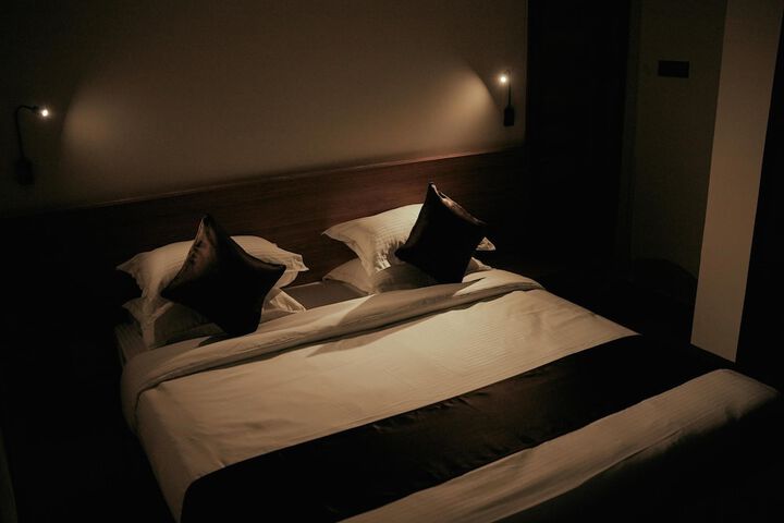 Room 17 of 37