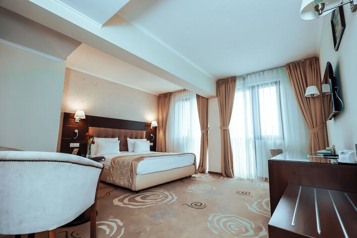 Room 14 of 93