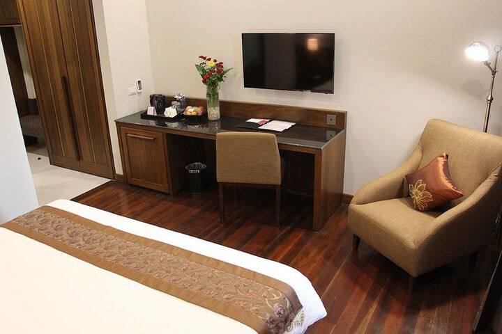 Room 6 of 43