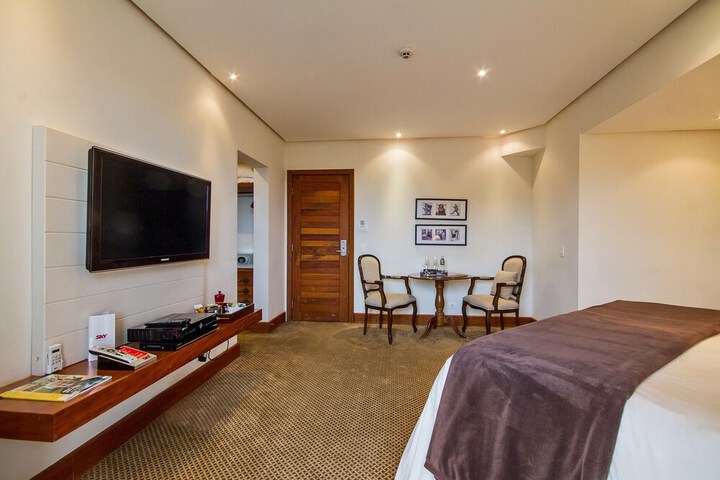 Room 4 of 55