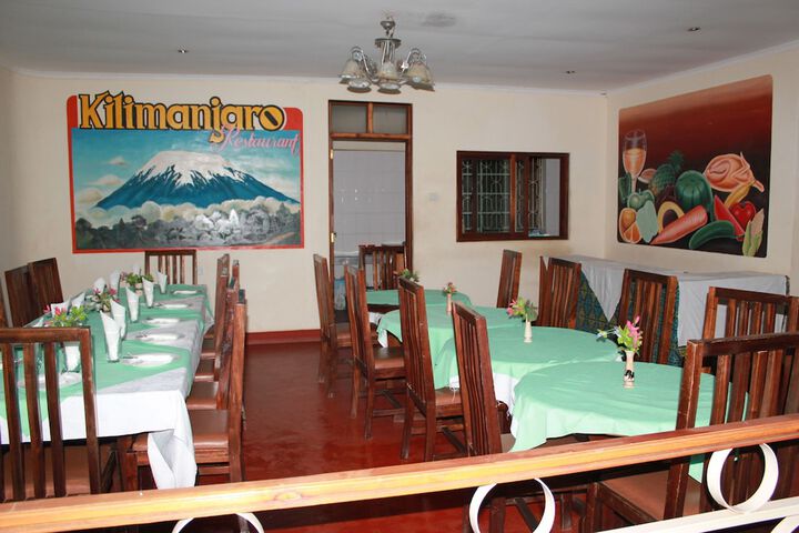 Dining 18 of 57