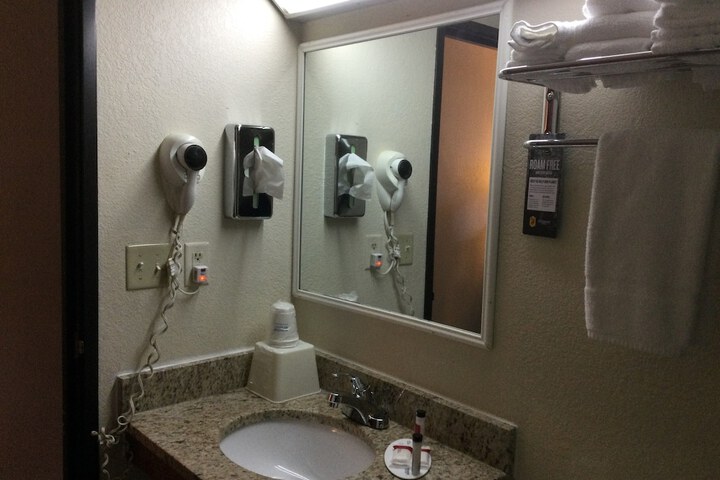 Bathroom sink