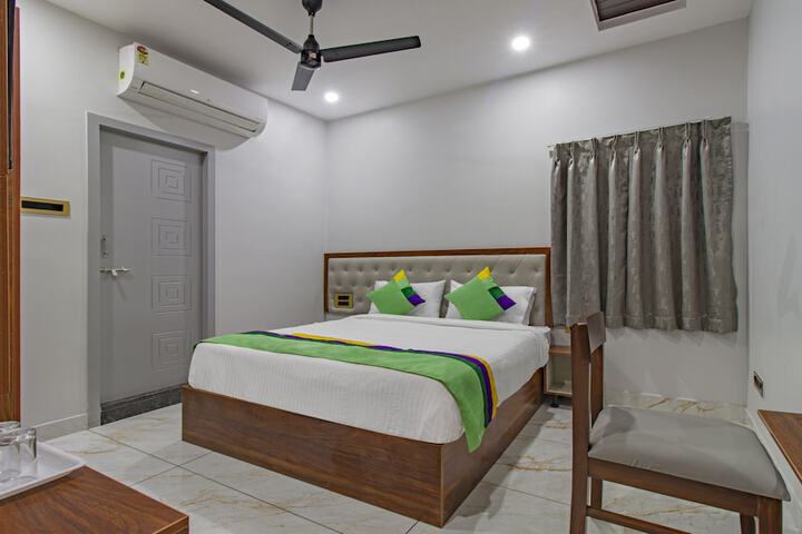 Treebo Abhi Suites 400 M From Guntur Junction