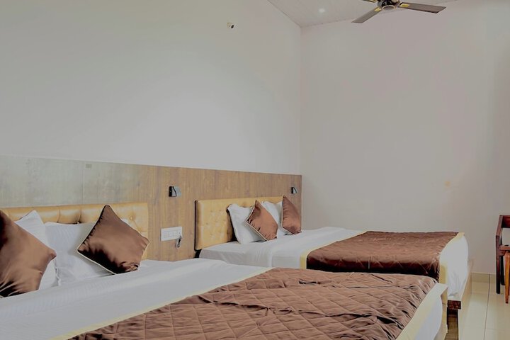 Room 15 of 25
