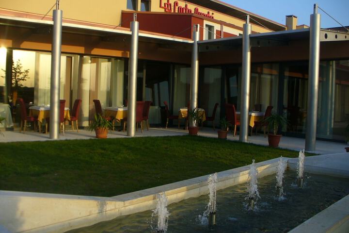 Hotel Exterior 72 of 75