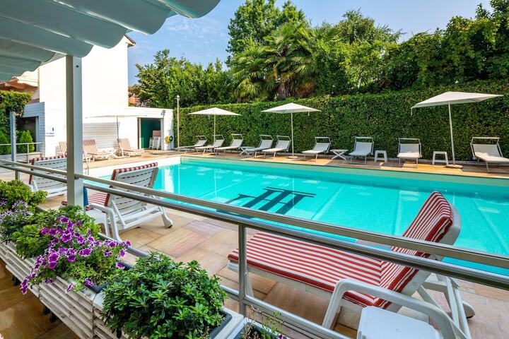 Pool 57 of 74
