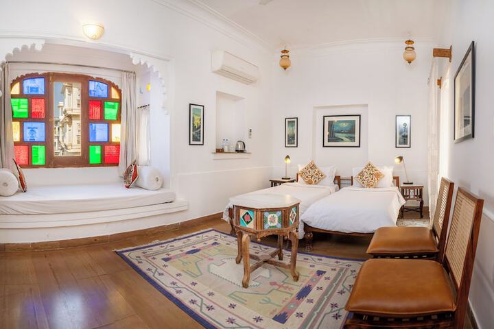 Room 6 of 30