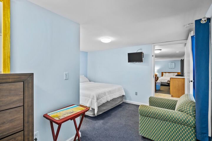 Room 13 of 90