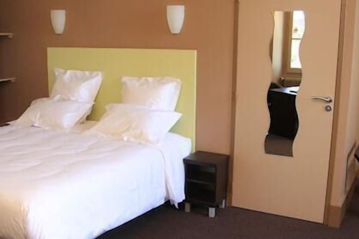 Room 2 of 45