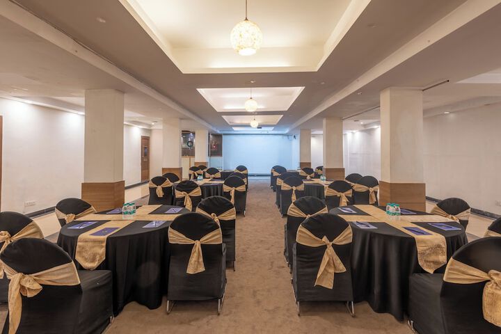 Ballroom/Hall 98 of 113