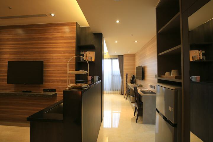 Room 35 of 102