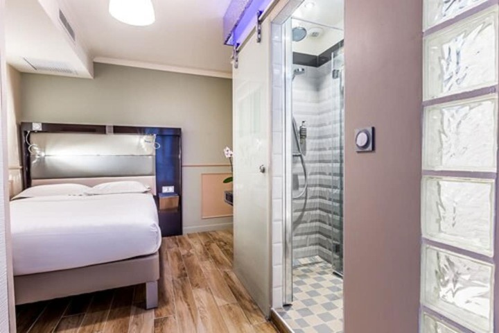 Room 12 of 60