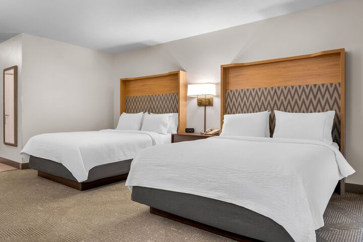 Room 44 of 101