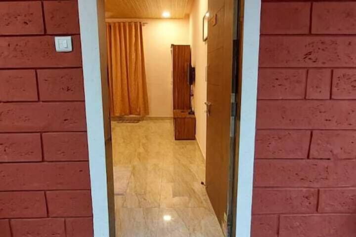 Room 5 of 19