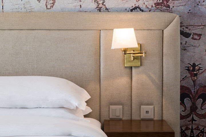 Room 27 of 125