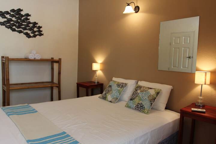 Room 3 of 35