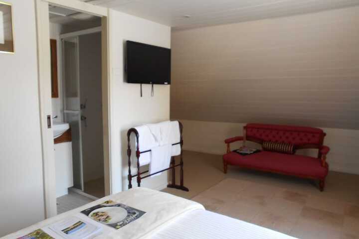 Room 16 of 36