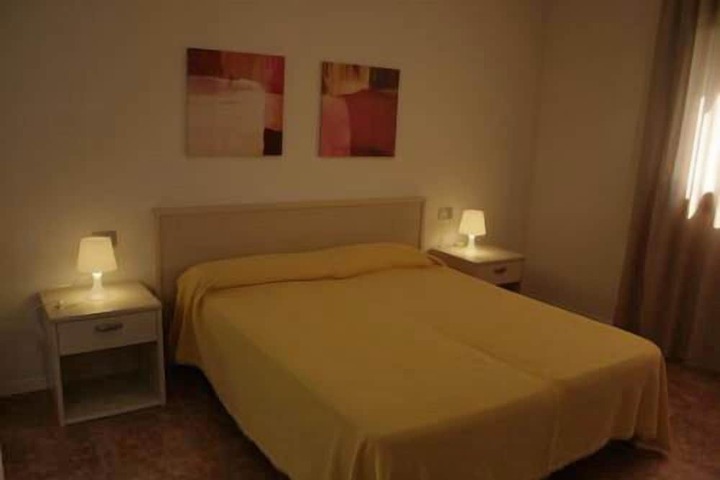 Room 2 of 61