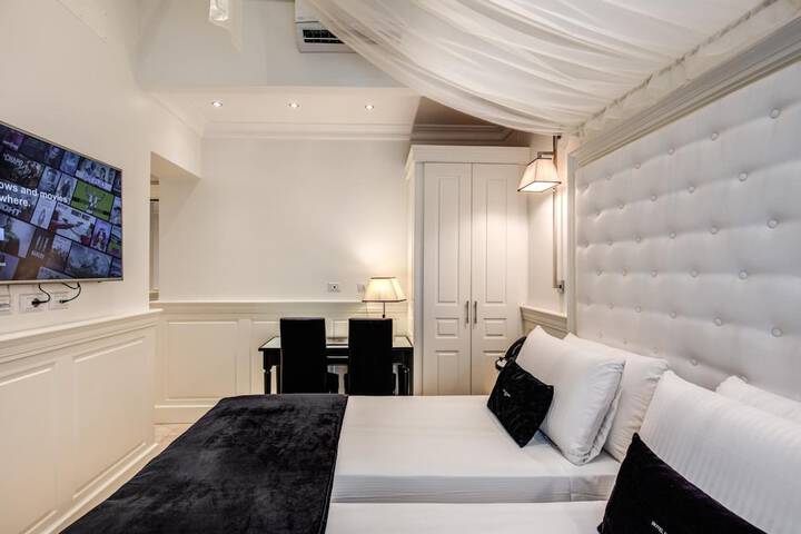 Room 18 of 48