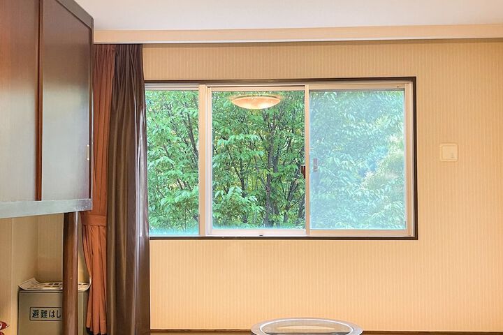 Room 13 of 48