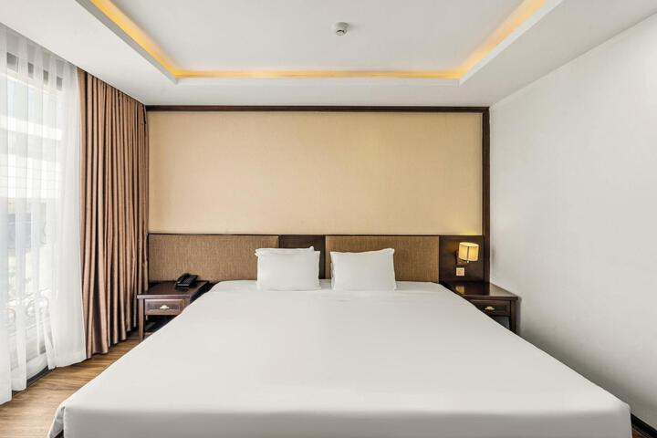 Room 10 of 112