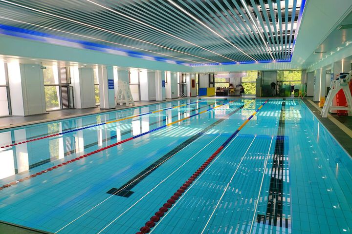 Hotel Pool
