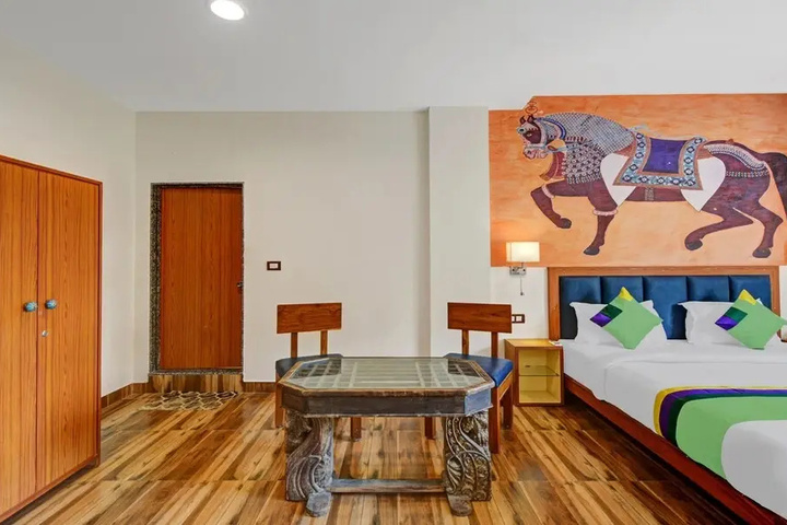 Room 7 of 30